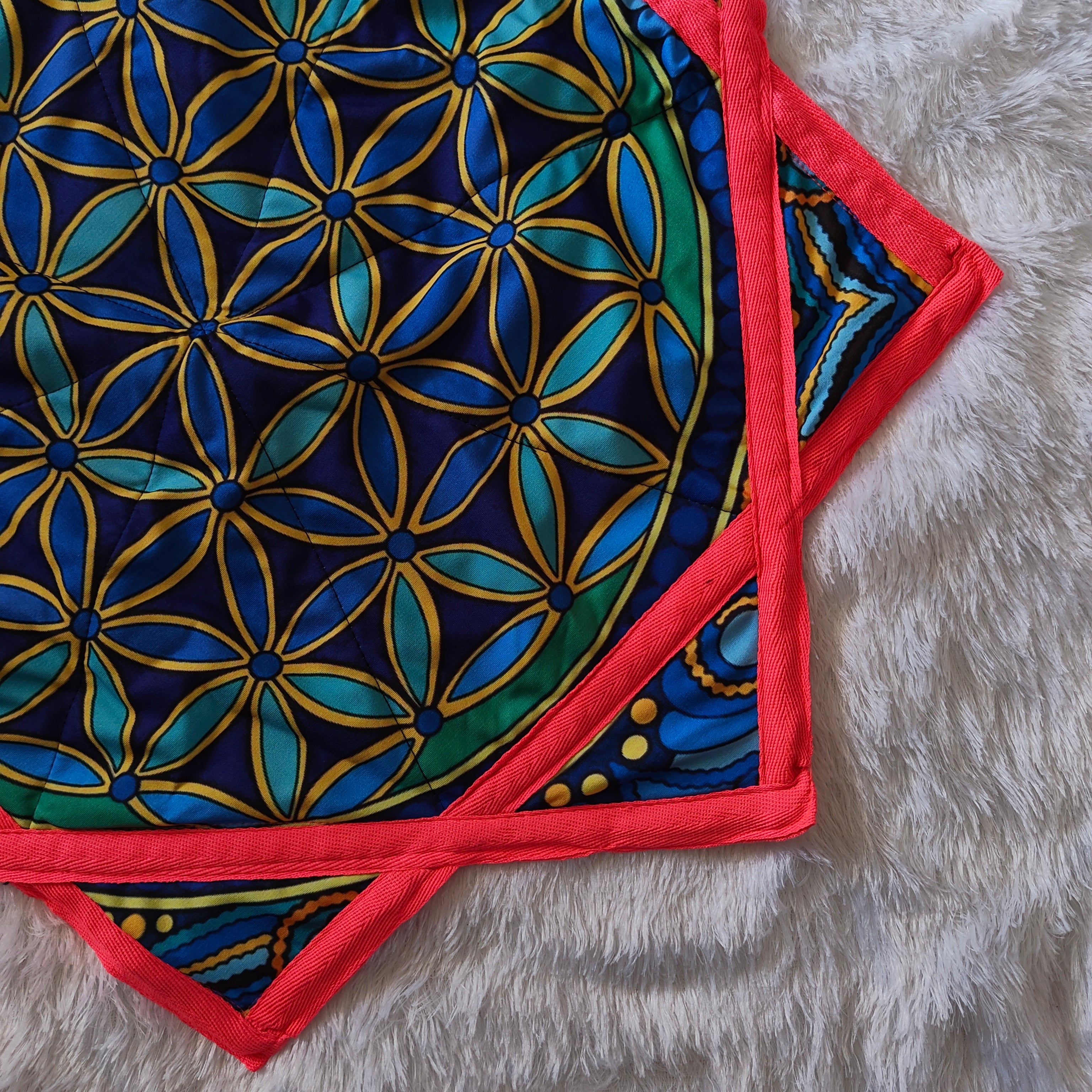 Blue and Red Floral Mandala Dapostar l Trippy Neon Spinning Cloth